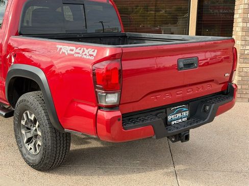 Used 2019 Toyota Tacoma TRD Off-Road image 14