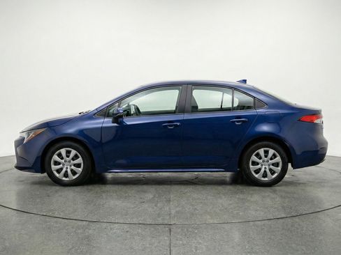 Used 2025 Toyota Corolla LE image 5