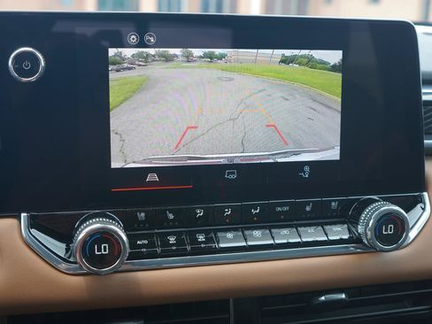 New 2026 GMC Canyon AT4 w/ AT4 Premium Package AWD/4WD image 23