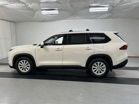 Used 2024 Toyota Grand Highlander AWD image 6