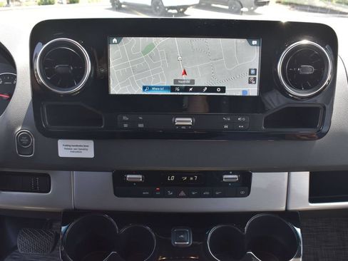 Used 2022 Mercedes-Benz Sprinter 3500 image 30