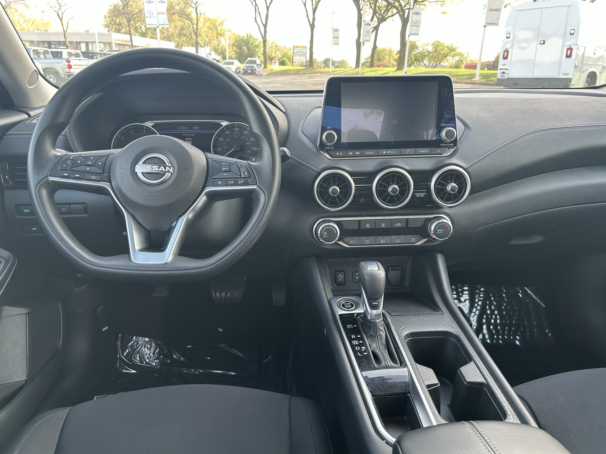 Used 2024 Nissan Sentra SV FWD image 9