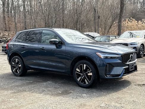 New 2026 Volvo XC60 B5 Core w/ Protection Package Premier AWD/4WD image 2