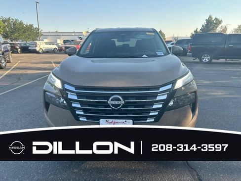 Used 2025 Nissan Rogue SV AWD/4WD image 15