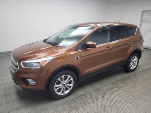 Used 2017 Ford Escape SE w/ SE Cold Weather Package AWD/4WD image 2