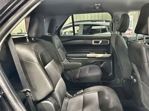 Used 2022 Ford Explorer XLT image 30