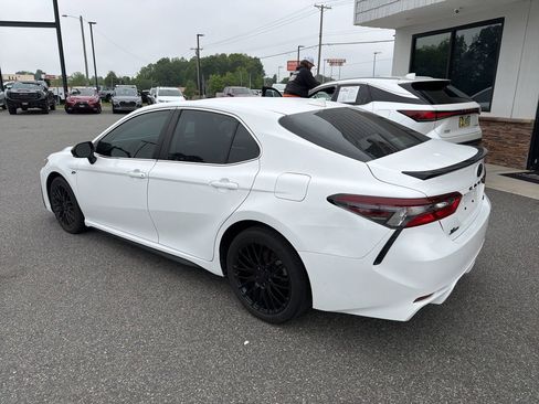 Used 2024 Toyota Camry SE w/ Convenience Package FWD image 6