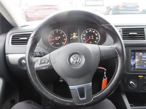 Used 2014 Volkswagen Jetta SE image 44