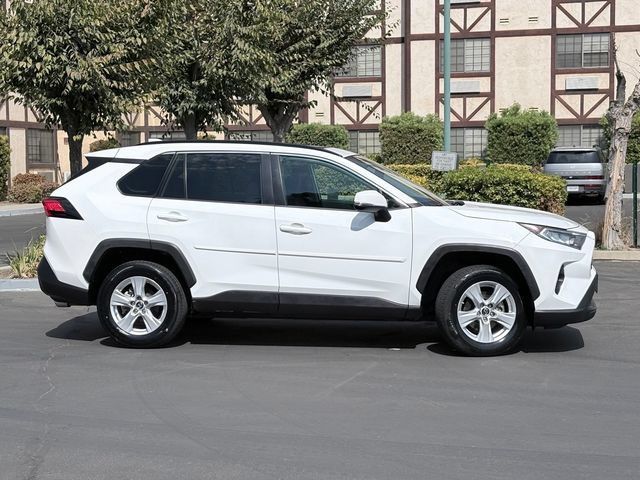 Used 2019 Toyota RAV4 XLE w/ Convenience Package AWD/4WD image 4