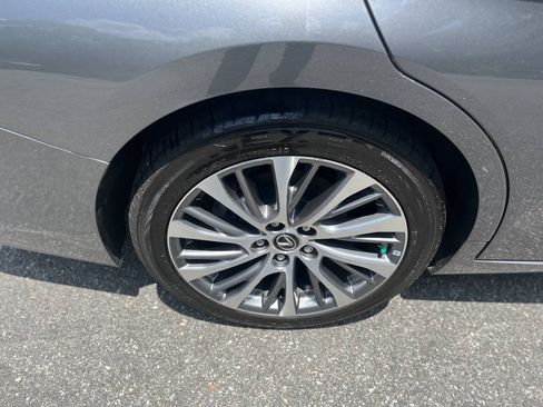 Used 2019 Lexus ES 350 w/ Premium Package FWD image 22