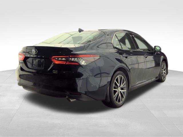 Used 2021 Toyota Camry XLE AWD/4WD image 7