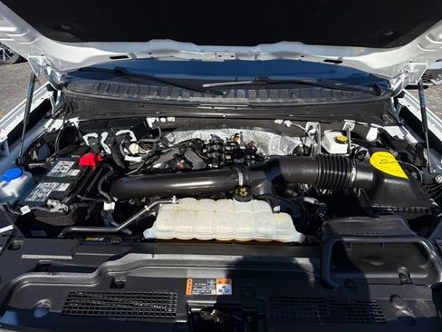 Used 2025 Ford Expedition Platinum image 30