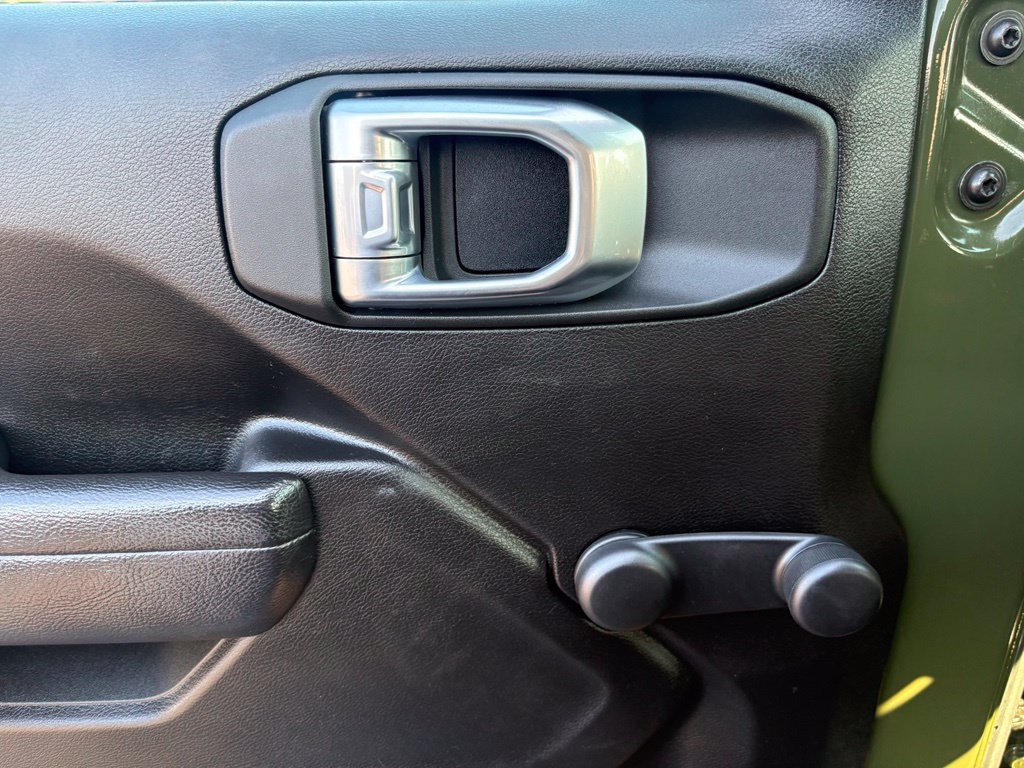 Used 2022 Jeep Wrangler Sport AWD/4WD image 14