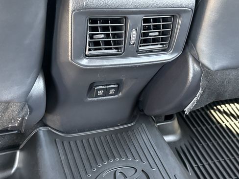 Used 2019 Toyota RAV4 XLE Premium FWD image 14