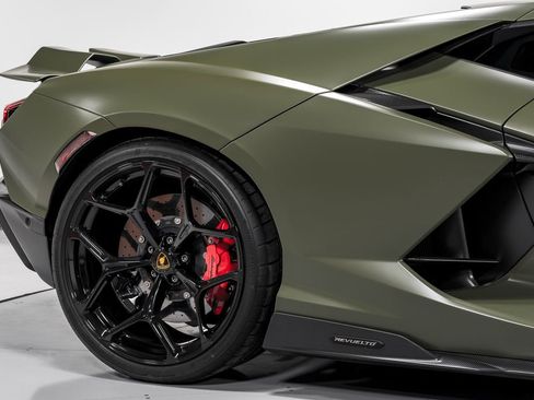 Used 2025 Lamborghini Revuelto image 47