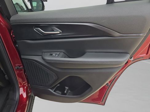 New 2025 Jeep Grand Cherokee Altitude RWD image 28