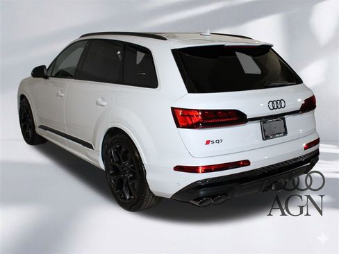 New 2026 Audi SQ7 Prestige image 7