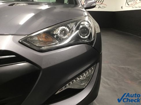 Used 2015 Hyundai Genesis 3.8 RWD image 17