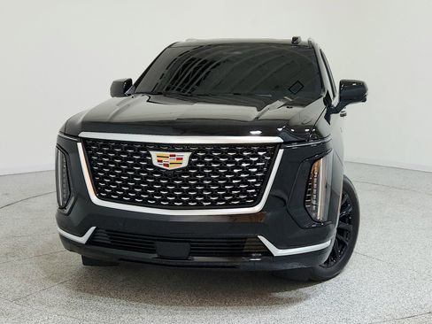 Used 2025 Cadillac Escalade Premium Luxury w/ Touring Package image 5