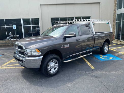 Used 2018 RAM 3500 Tradesman w/ Chrome Appearance Group AWD/4WD image 2