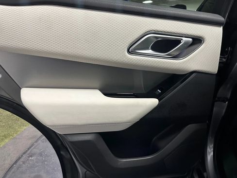 Used 2023 Land Rover Range Rover Velar R-Dynamic S image 16