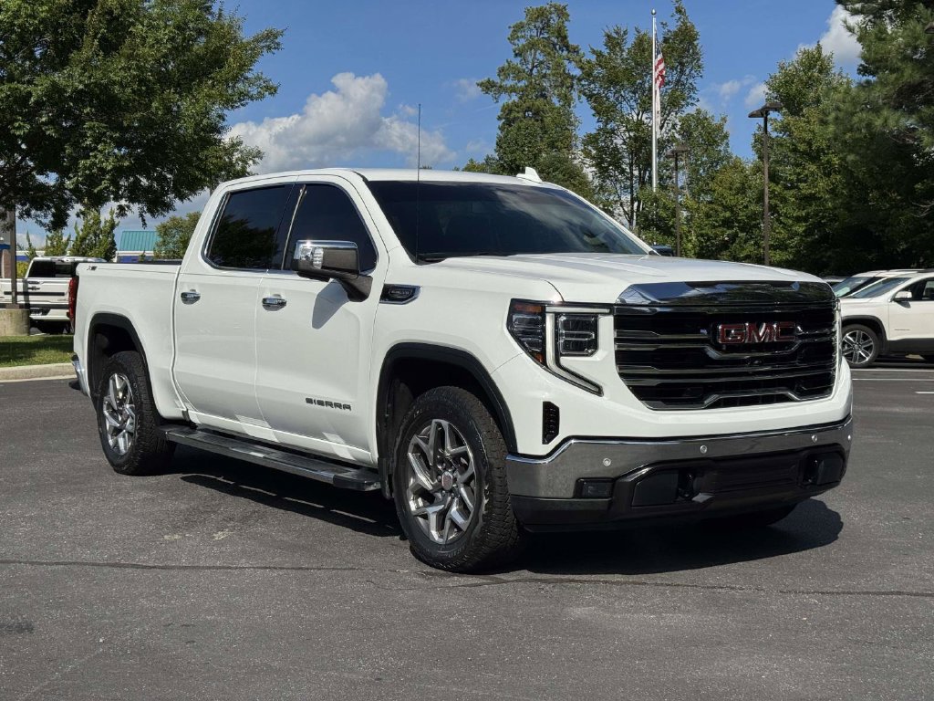Used 2023 GMC Sierra 1500 SLT w/ SLT Premium Package AWD/4WD image 2