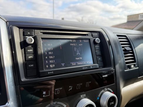 Used 2019 Toyota Sequoia SR5 RWD image 33