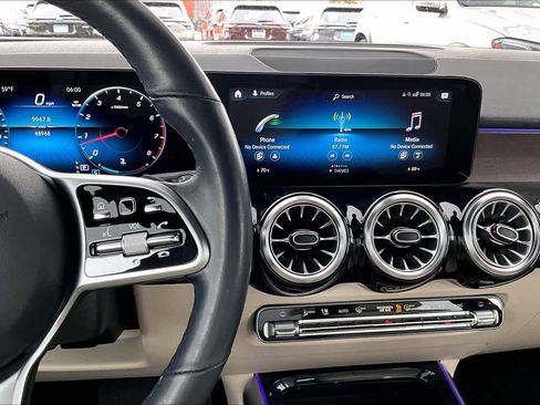 Used 2022 Mercedes-Benz GLB 250 image 8