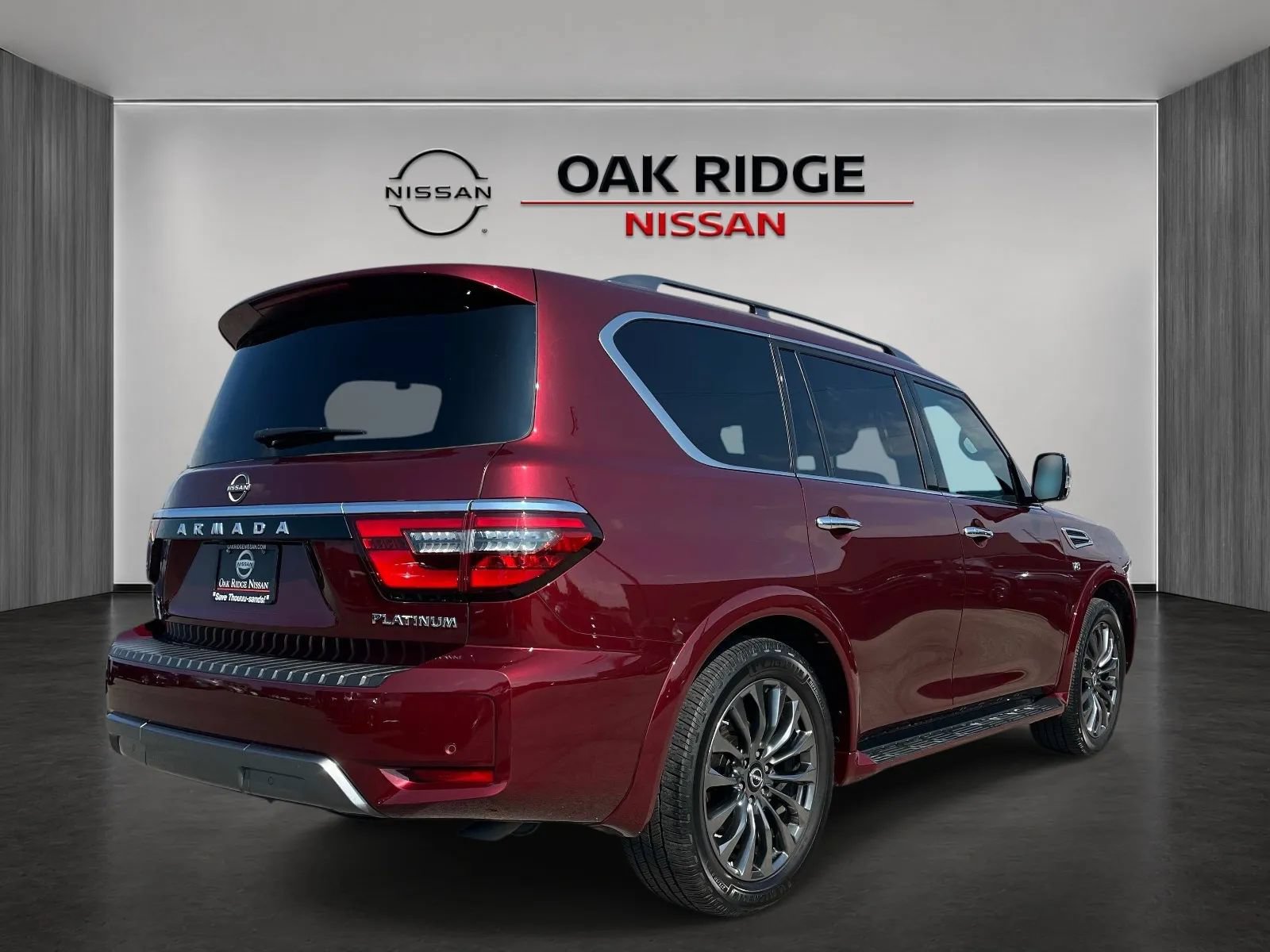 Used 2021 Nissan Armada Platinum w/ Captain's Chairs Package RWD image 3
