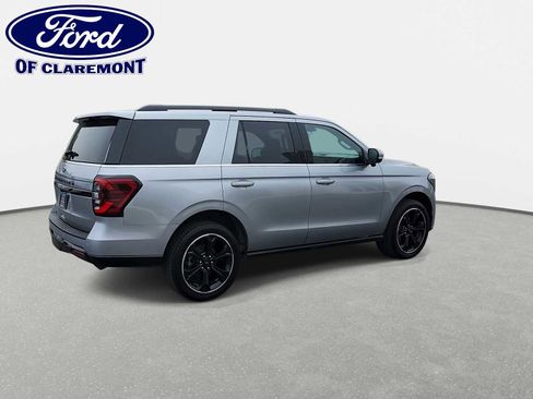 Used 2024 Ford Expedition Limited AWD/4WD image 8