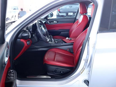 Used 2019 Alfa Romeo Giulia RWD image 15