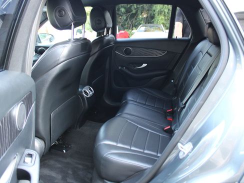 Used 2018 Mercedes-Benz GLC 300 4MATIC image 22