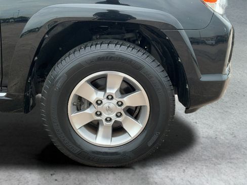 Used 2010 Toyota 4Runner SR5 w/ Convenience Pkg AWD/4WD image 23