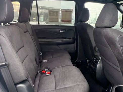 Used 2022 Honda Pilot Sport image 29