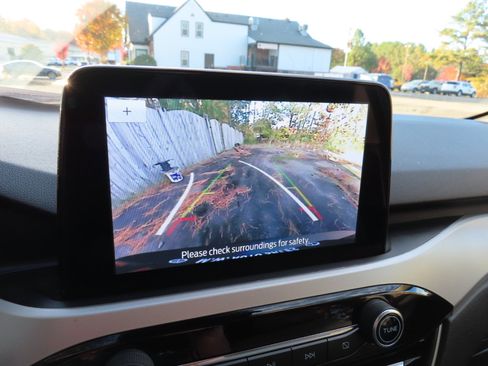 Used 2020 Ford Escape SE image 27