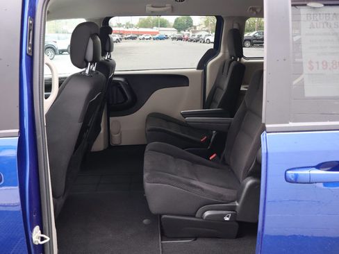 Used 2018 Dodge Grand Caravan SE w/ UConnect Hands-Free Group FWD image 5