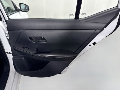 Used 2025 Nissan Sentra SV image 28