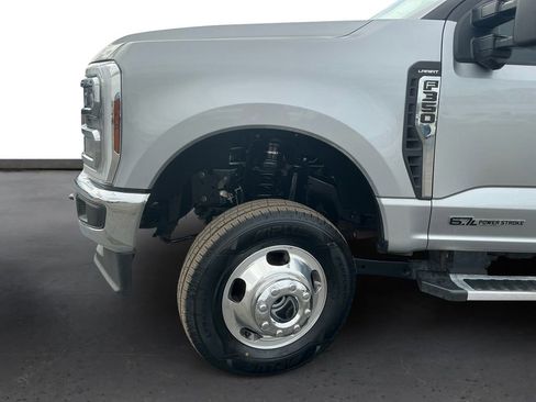 Used 2024 Ford F350 Lariat image 13