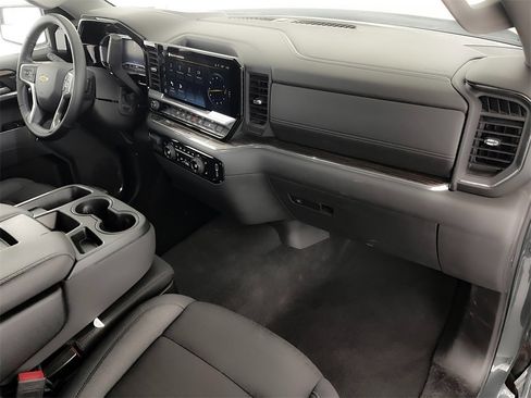 Used 2025 Chevrolet Silverado 1500 LT image 29