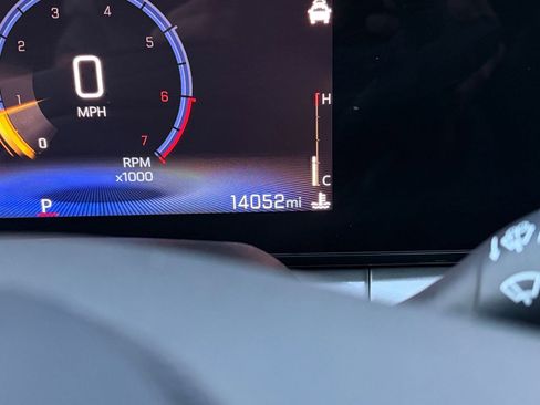 Used 2025 Chevrolet Trax LT image 38