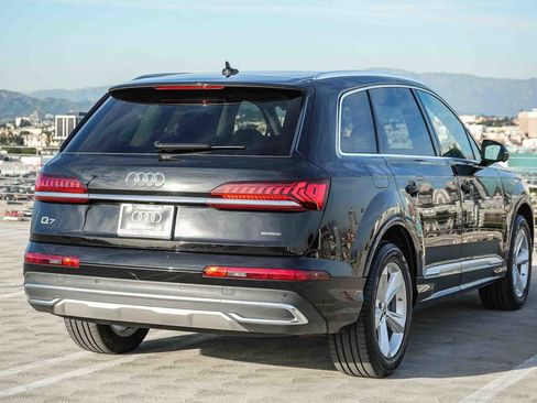 Used 2022 Audi Q7 Premium image 7