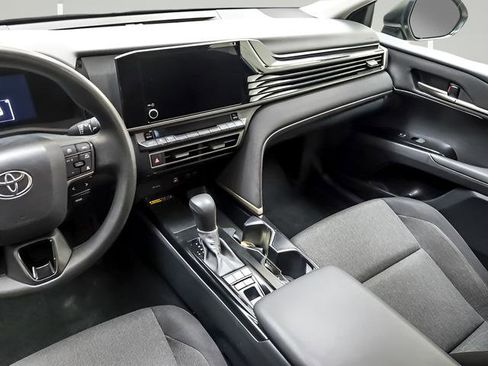 Used 2025 Toyota Camry LE FWD image 13