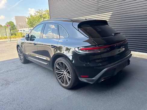 Certified 2024 Porsche Macan AWD/4WD image 3