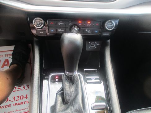 Used 2025 Jeep Compass Limited AWD/4WD image 9
