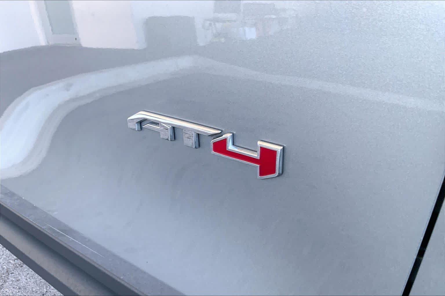 Used 2023 GMC Terrain AT4 AWD/4WD image 10