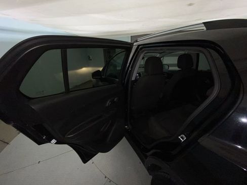 Used 2020 Chevrolet Trax LT FWD image 22