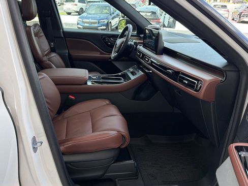 Used 2025 Lincoln Aviator Reserve w/ Equipment Group 201A AWD/4WD image 13