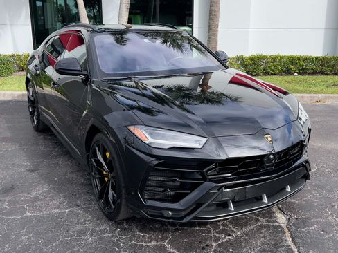 Used 2020 Lamborghini Urus AWD/4WD image 12