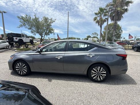 Certified 2024 Nissan Altima 2.5 SV FWD image 7