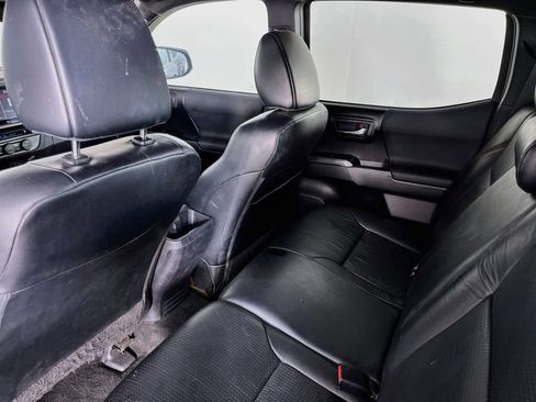 Used 2020 Toyota Tacoma 4x4 Double Cab image 33